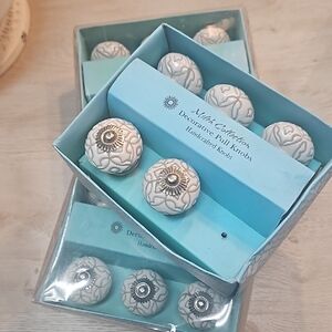 Nick Collection Decorative Pull Knobs - White and Silver